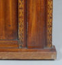 kleiny mahoniowe, intarsje z różnych gatunków drewna, żyłki, na szybie malatura wykonana techniką Grisaille, tafla lustra dwu-elementowa, ok. 1810r.