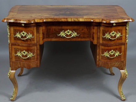 Dresden-style desk