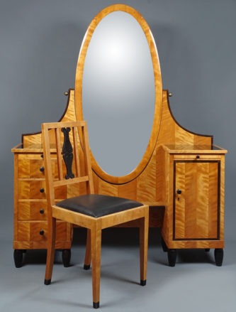 Toaletka z krzesłem w stylu art deco