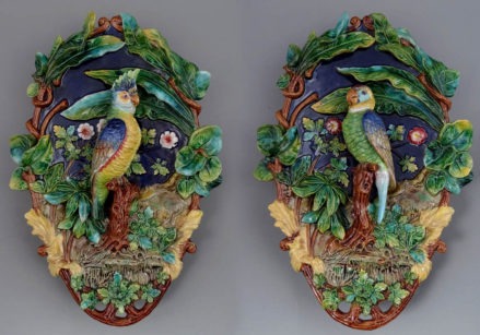 Para aplikacji ściennych z papugami, Wilhelm Schiller & Sohn majolika szkliwiona, Austro-Węgry kon. XIX w.